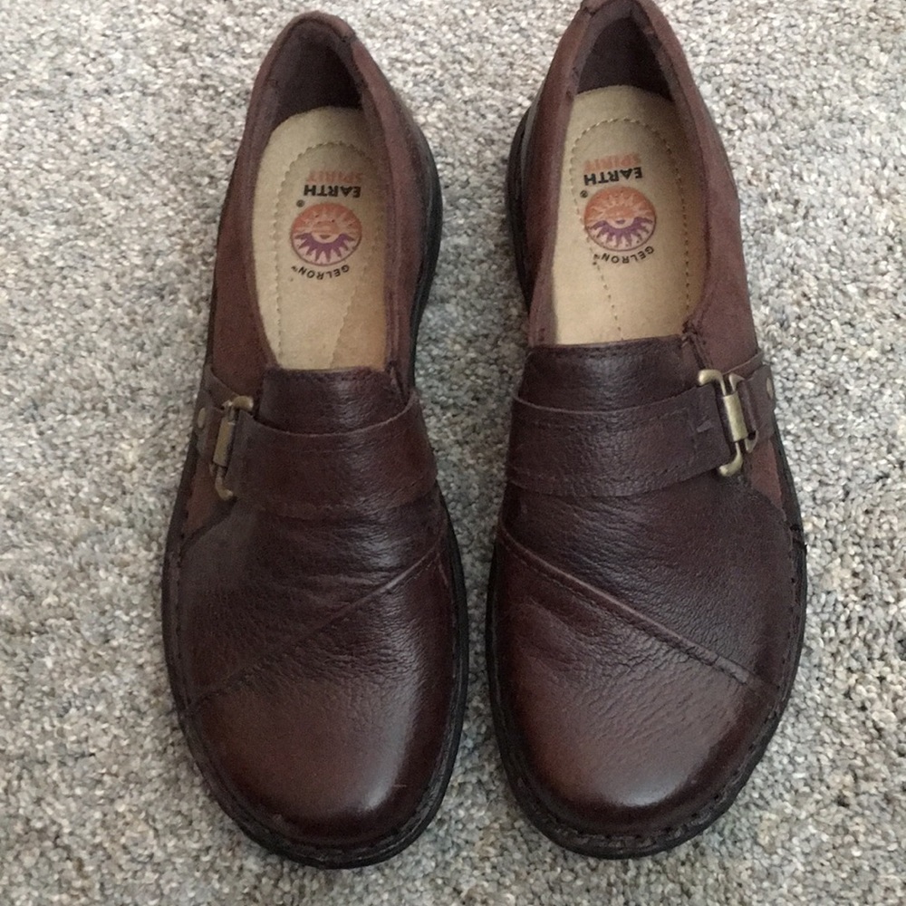 Brown comfy shoes.  Worn once!